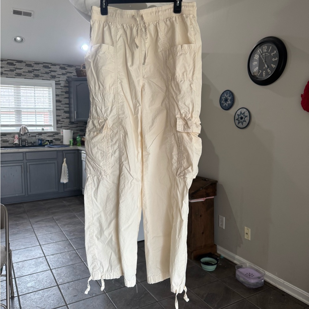Aerie Women's Cream Cargo Pants